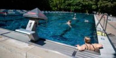 Berliner Sommerbäder: Einsames Becken im Prinzenbad