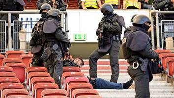 Übung in Stuttgart - Polizei probt Terroranschlag in EM-Stadion: „Müssen uns das Unvorstellbare vorstellen“