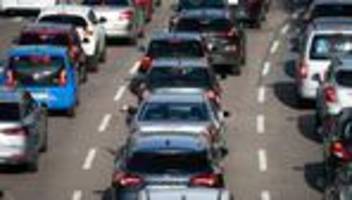stau: adac erwartet volle straßen zu pfingsten im südosten