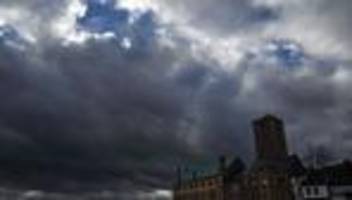 wetterlage: wolken, schauer und gewitter in thüringen - einzelne böen