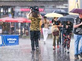Durchwachsene Lage an Pfingsten: Gewittrige Regengüsse im Westen, Sonne im Norden
