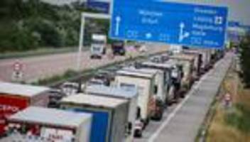feiertage: pfingstwochenende: verkehr im südosten zunächst normal
