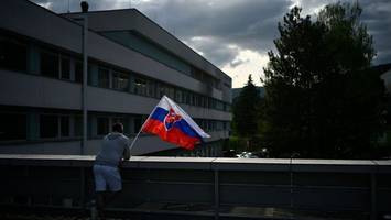 slowakei bangt nach attentat weiter um regierungschef fico