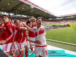 Bochum muss in die Relegation: Union Berlin rettet sich dramatisch, 1. FC Köln steigt mit Debakel ab