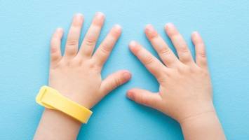 Mückenschutz für Kinder – helfen die neuen Trend-Armbänder?