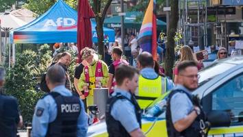 Protest gegen AfD-Stand – ein Demonstrant in Gewahrsam