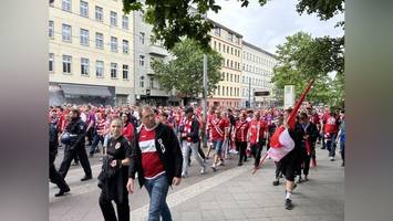 Spiele der Regionalliga in Berlin: Cottbuser Fans am Stadion