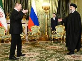 EU reagiert knapp: Putin würdigt Raisi als herausragenden Politiker