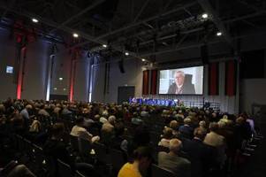 sudetendeutscher tag in augsburg: juncker erhält den karls-preis in augsburg