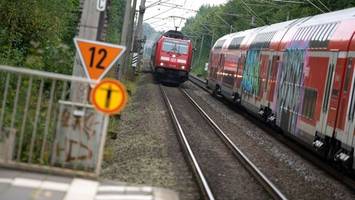 Zug fährt in Wismar über Bahnsteig hinaus: 100.000 Schaden