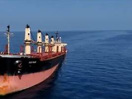 zahl der untergänge sinkt: allianz: piraten und kriege bedrohen schifffahrt zunehmend