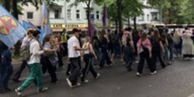 pro-palästina-schülerstreik in neukölln: jung-kommunisten in der sonnenallee