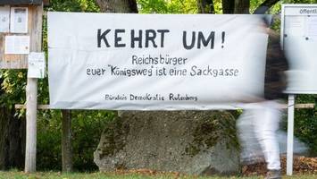 stübgen zu demokratiebündnis: extremisten stoppschild zeigen