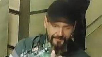 schusswaffe vor supermarkt: polizei sucht bärtigen bier-räuber