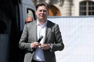 afd-kandidat krah zeigt sich doch im wahlkampf