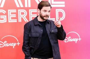 daniel brühl: der mann, der karl lagerfeld spielt