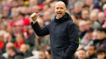 medien: trainer erik ten hag bleibt bei manchester united