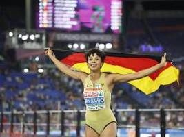 der fast perfekte gold-sprung: mihambo fliegt, rätselt lange und bekommt gänsehaut