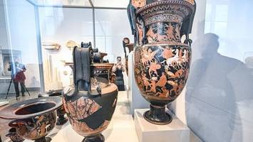 preußen-stiftung gibt antike vasen zurück