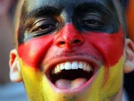 patriotismus bei der fußball-em: aus anfeuern wird schnell rassismus