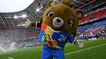 Gute Stimmung auf Fanmeile und Autokorso nach EM-Auftaktsieg