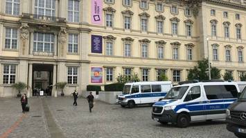 Humboldt Forum: Aktivisten belagern Foyer