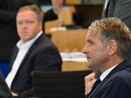 umfrage vor der landtagswahl: afd in thüringen vorn, cdu holt auf, bsw bei 21 prozent