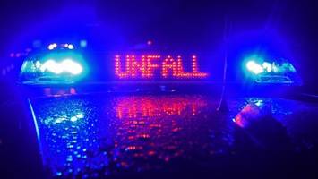 schwerer unfall auf der a1: 29-jähriger in lebensgefahr