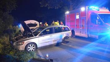 schwerer unfall mit drei pkw – achse aus volvo herausgerissen