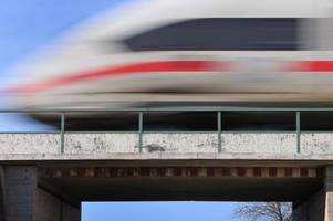 projekt augsburg-ulm: bahn will neue trasse entlang der autobahn