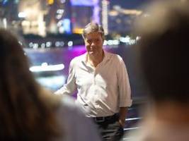 peking will über autozölle reden: habeck genießt erfolg seiner resoluten china-diplomatie