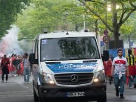 trotz faesers erlaubnis: nrw-polizei darf keine deutschlandwimpel benutzen