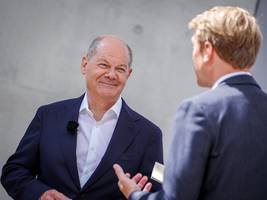 sommerinterview mit dem bundeskanzler: scholz besänftigt die spd-linke