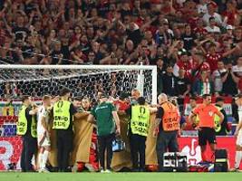 keine verzögerungen: uefa weist schwere vorwürfe nach schlimmer verletzung zurück