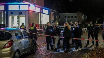 „opfer von polizeigewalt“ wegen versuchten mordes in haft