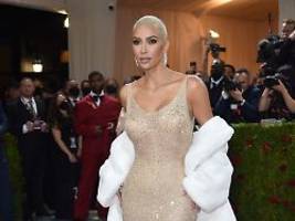 Blond, kurvig und sexy: Kim Kardashian macht wieder auf Marilyn Monroe