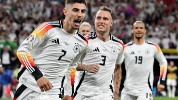 Viertelfinale! Deutschland gewinnt Regen- und VAR-Wahnsinn