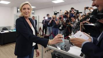 hochrechnung: le pen in frankreich vorn – schlappe für macron