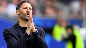 domenico tedesco wirkt angeschlagen - kritik wird lauter