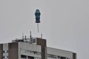 Fahrt über Augsburg: Was es mit dem Schraubendreher-Heißluftballon auf sich hat