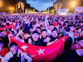 Deutsches Endspiel in der ARD: Türkei-Fans dürfen aufatmen: Hier sehen Sie die EM-Viertelfinals