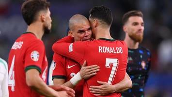 Emotionale Portugal-Stars: Pepe weint in Armen von Ronaldo