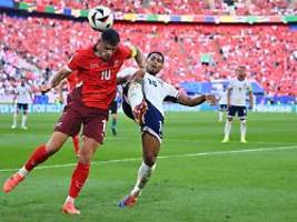 wunder-spiel gegen england: superman granit xhaka macht die schweiz fassungslos