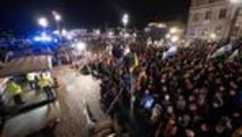 rechtsextremismus: pegida war nie wirklich weg