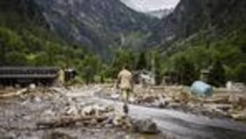 unwetter in der schweiz: starkregen macht matschbirnen