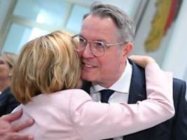 ministerpräsident schweitzer: 2,06 meter, notorischer ja-sager - und sonst?