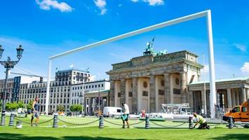 Stahlbaufirma will Mega-Tor aus der Berliner Fanzone verkaufen