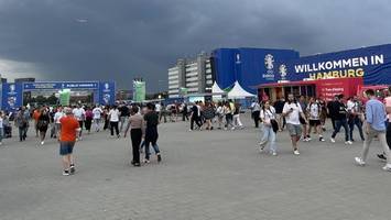 Schweres Gewitter im Anmarsch – Fan Zone Hamburg geräumt