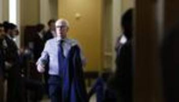 präsidentschaftskandidatur: erster demokratischer senator fordert biden zum rückzug auf