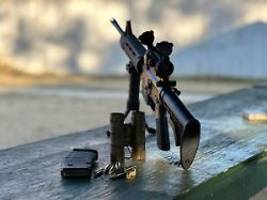 waffe der blutbäder in den usa: beim attentat auf trump soll eine ar-15 die tatwaffe sein